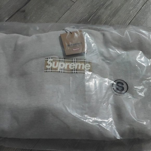 supreme burberry hoodie
